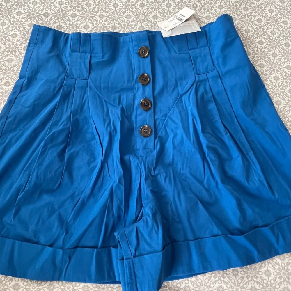 Shorts - Picture 3 of 9